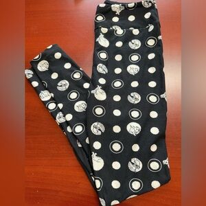 Super cute dalmation leggings Polka Dot Leggings in Black and White